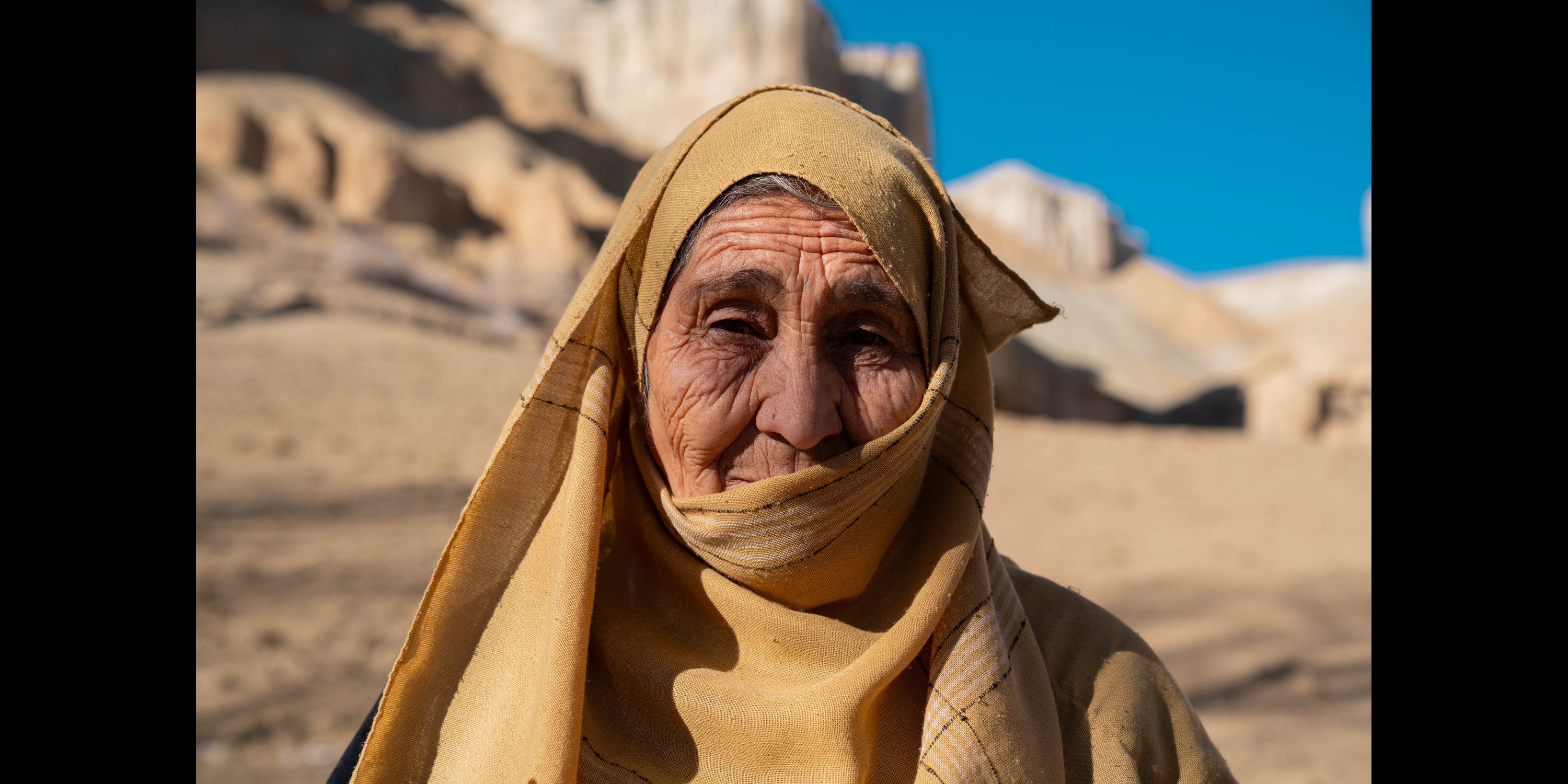 UNHCR: Afghanistan Emergency Afghanistan. UNHCR: Providing Safe Shelter for Displaced and Affected Families.