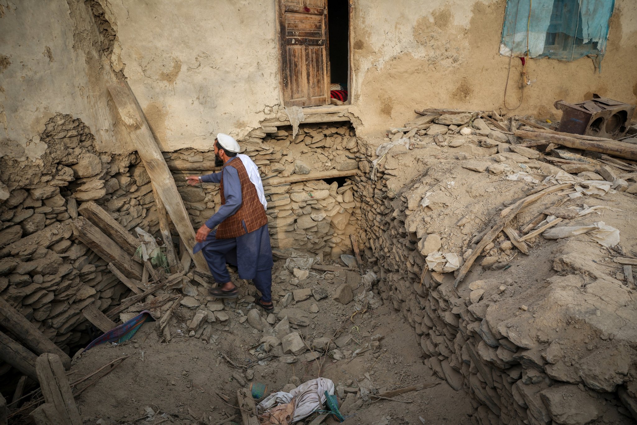 Afghan man after earthquake An Afghan man looks for his belongings amidst the rubble of a collapsed house after a deadly magnitude-6 earthquake that struck Afghanistan around midnight, in Dara Noor, in Jalalabad, Afghanistan, September 1, 2025.