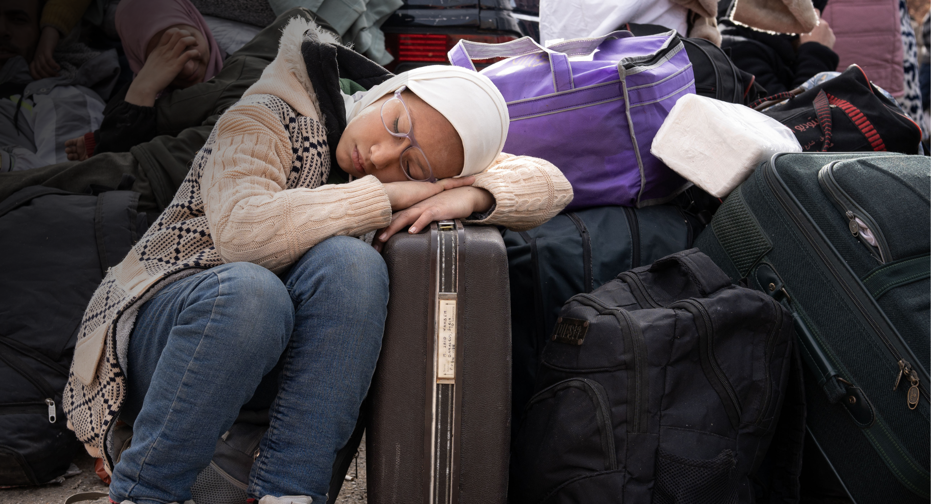 2025_global_refugees_donation_header_goodify_1920x1040px_rf1409623