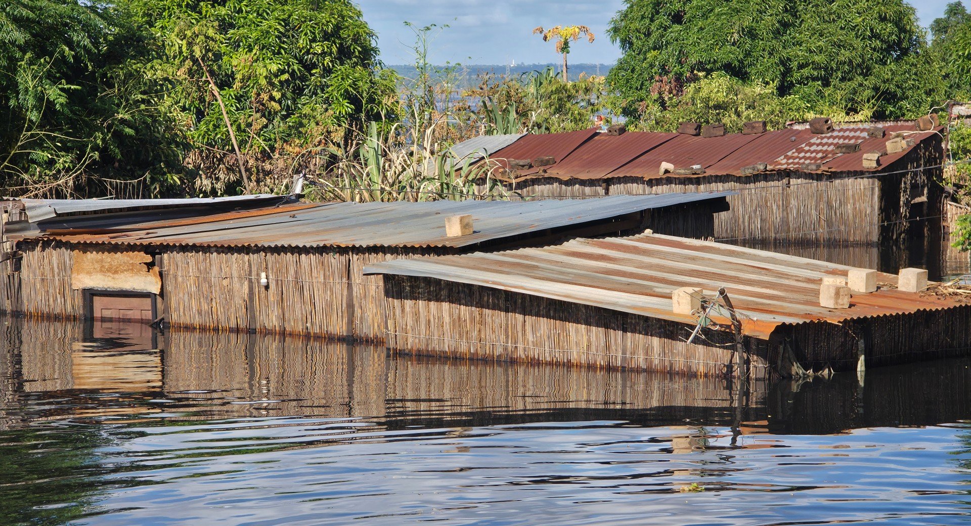 Mozambique. Severe floods displace nearly 400,000